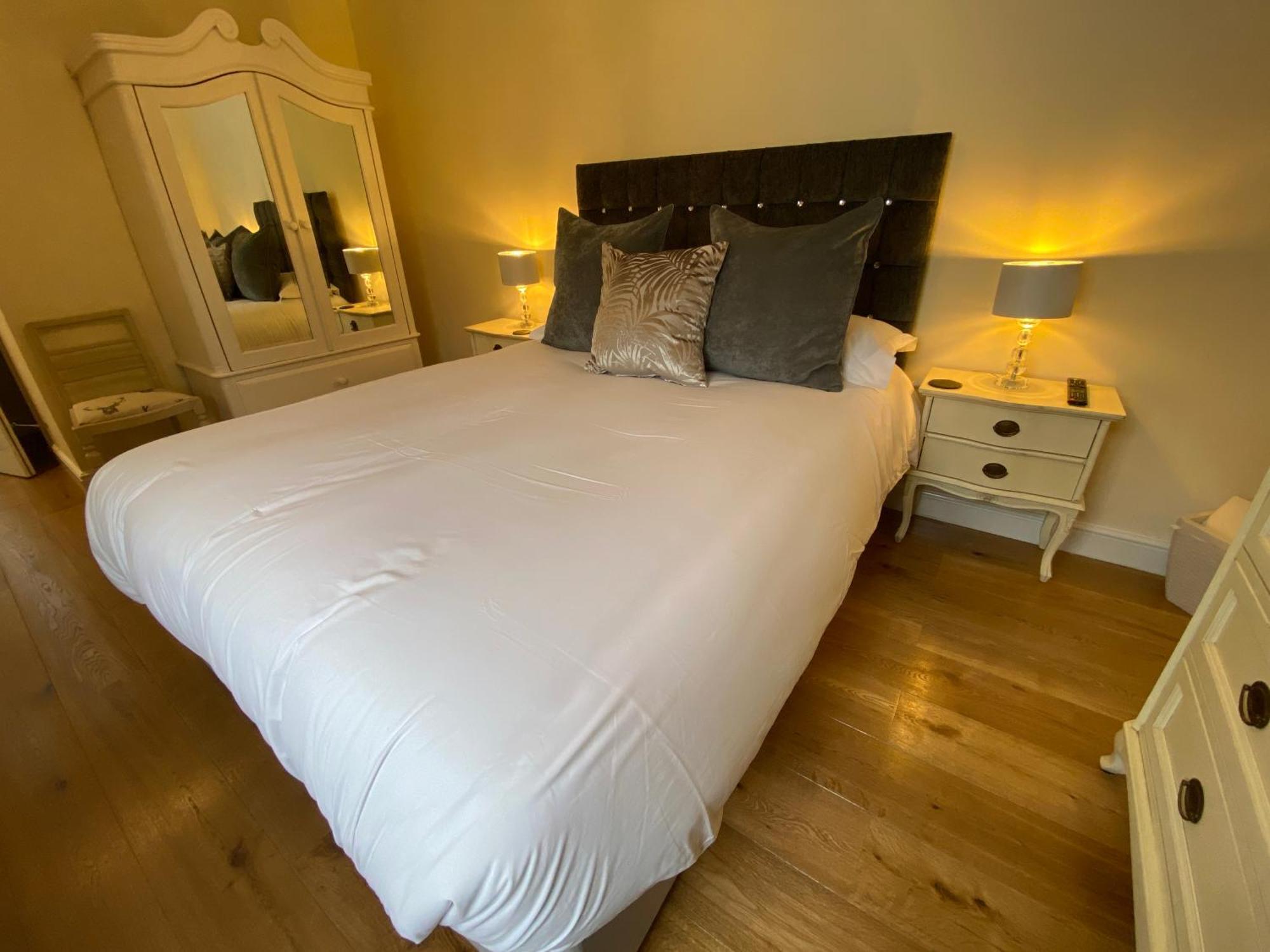 Rooms At The Usk Talybont-on-Usk Room photo