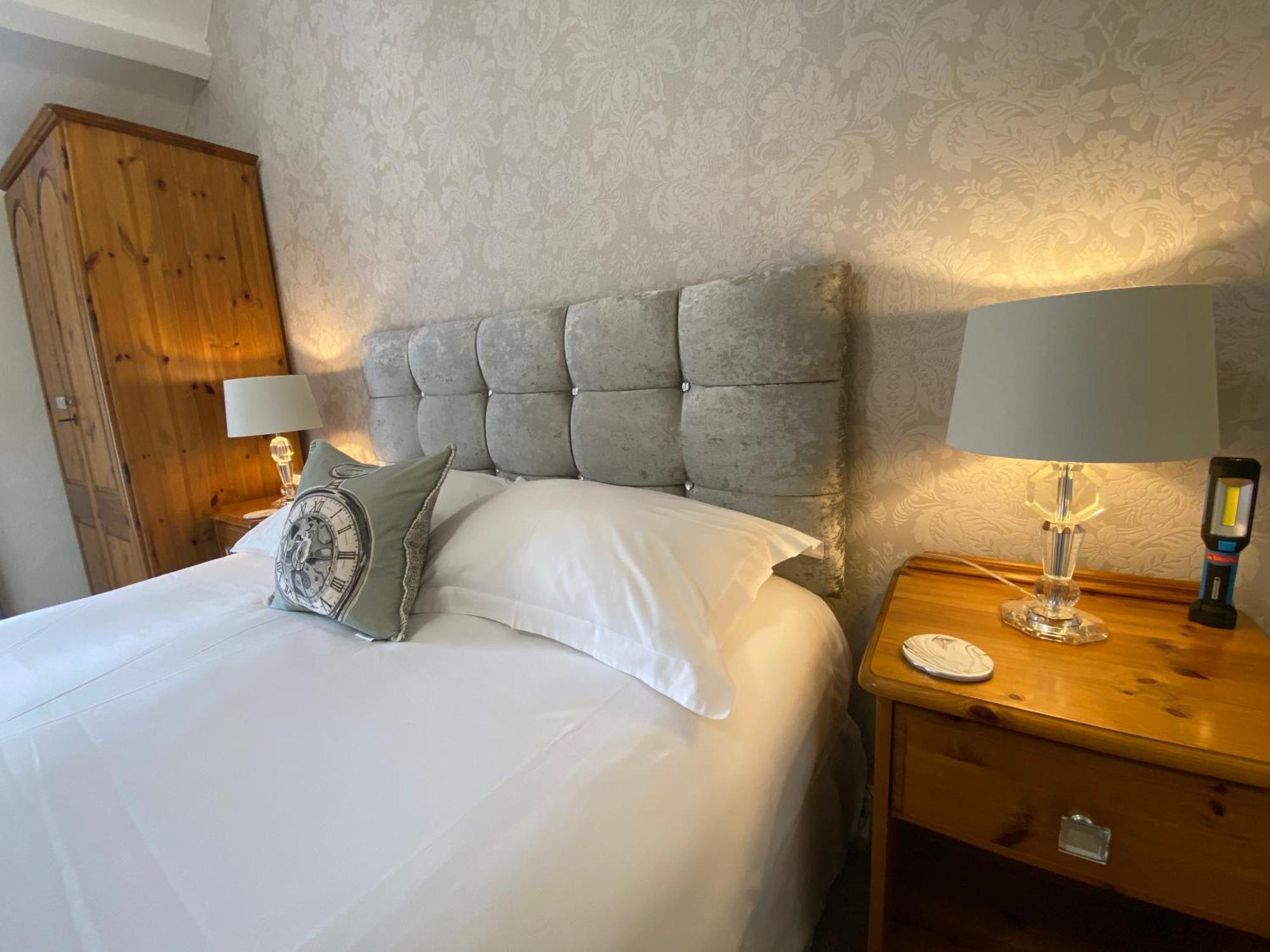 Rooms At The Usk Talybont-on-Usk Room photo