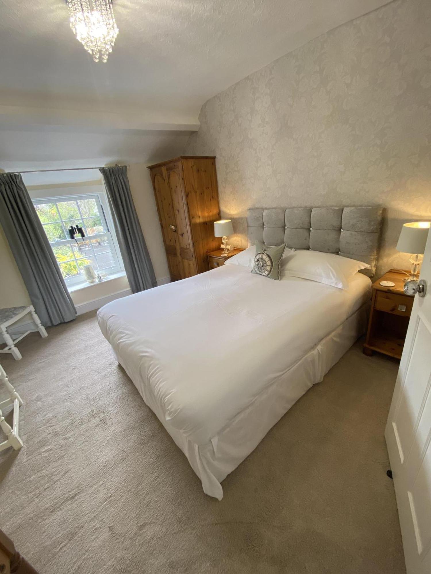 Rooms At The Usk Talybont-on-Usk Room photo